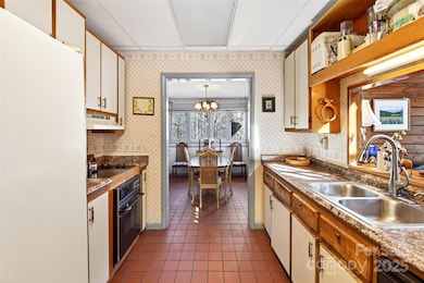 36 Mitchell View Rd, Bakersville, NC 28705 - photo 6