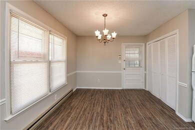 158 Danbury Ln, Statesville, NC 28625 - photo 2