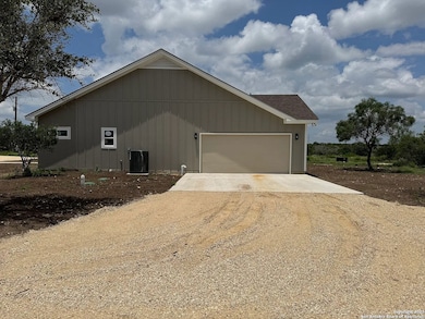 61 Friendship Hills, Uvalde, TX 78801 - photo 3