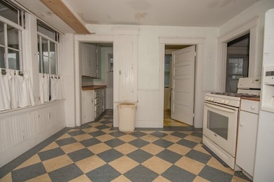 38 Congress St, Lawrence, MA 01841 - photo 4