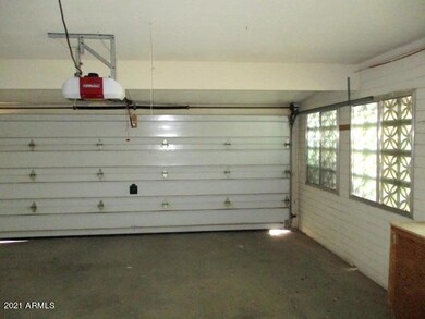 023-238450- Interior Garage