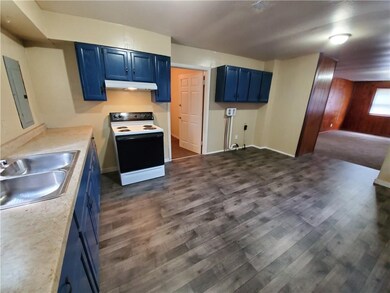 Kitchen & Dining Area