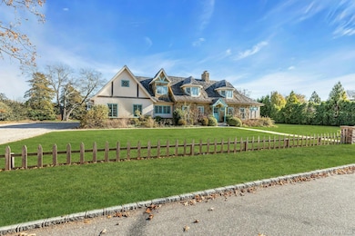 249 Gerritsen Ave, Bayport, NY 11705 - photo 2