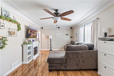 424 Buckeye Dr, Sheffield Lake, OH 44054 - photo 7