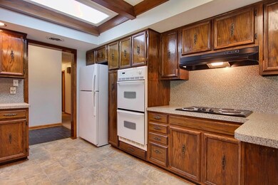 8011 Wanda Way, Louisville, KY 40219 - photo 7