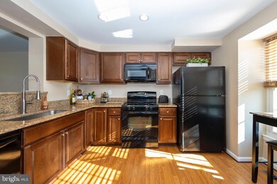 13974 Winding Ridge Ln, Centreville, VA 20121 - photo 2