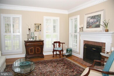 8293 Private Ln, Annandale, VA 22003 - photo 5