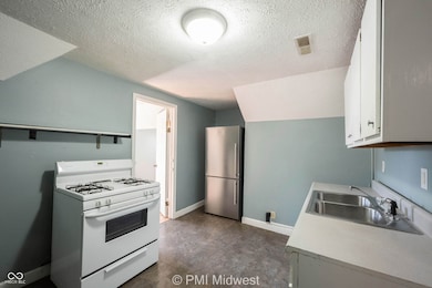 921 S Buckeye St unit 4, Kokomo, IN 46901 - photo 3