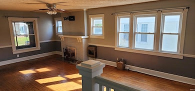 217 NE 9th St, Washington, IN 47501 - photo 7