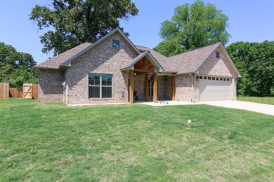 223 Pebble Creek Cir, Texarkana, TX 75501 - photo 2