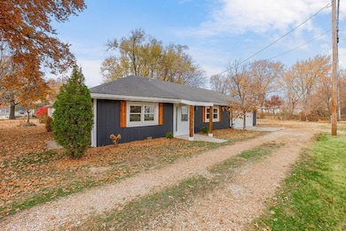 206 W Spring St, Spring Hill, KS 66083 - photo 2