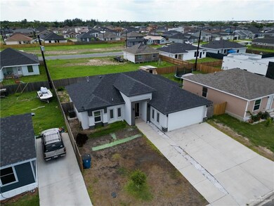 829 Hawk St, Alamo, TX 78516 - photo 4