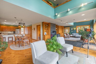 64 Howard Hill Wayne