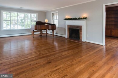 8924 Satyr Hill Rd, Parkville, MD 21234 - photo 3