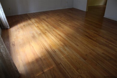 852 Hereford Way, Schenectady, NY 12309 - photo 2