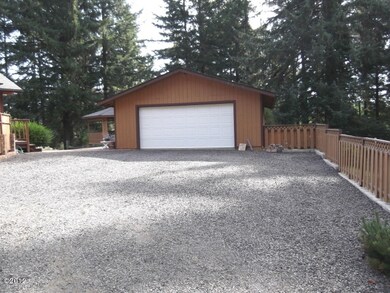 Detached 2-car garage