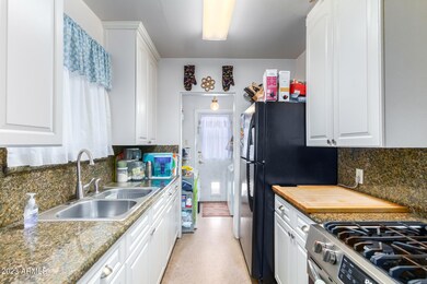 1520 E Edgemont Ave, Phoenix, AZ 85006 - photo 5