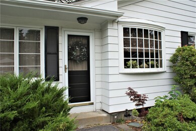 108 Squantum Dr, Warwick, RI 02888 - photo 3