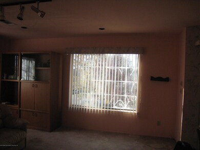 585 Correll Ave unit 2nd Floor, Staten Island, NY 10309 - photo 5
