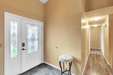 9126 Redfield Dr, Fort Wayne, IN 46819 - photo 2