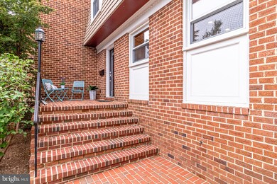 2932 Nob Hill Ct, Alexandria, VA 22314 - photo 3