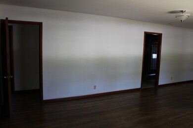 517 Mckellar Dr, Manchester, TN 37355 - photo 7