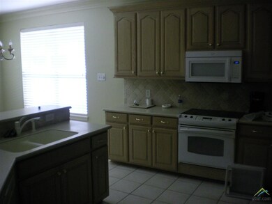 5614 Hollybrook Dr, Tyler, TX 75703 - photo 3