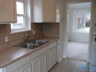 4315 Lyman Ave, Toledo, OH 43612 - photo 7