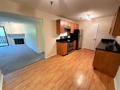 1340 Brook St unit F, Saint Charles, IL 60174 - photo 3