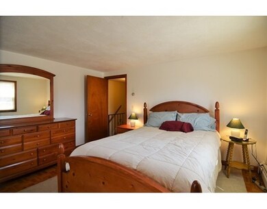 145-147 Oak Crest Dr, Riverside, RI 02915 - photo 5