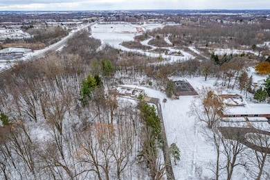 3926 Lake Dr SE, Grand Rapids, MI 49546 - photo 2