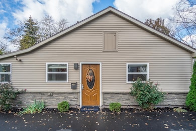 11 Oregon Ave, Rensselaer, NY 12144 - photo 3