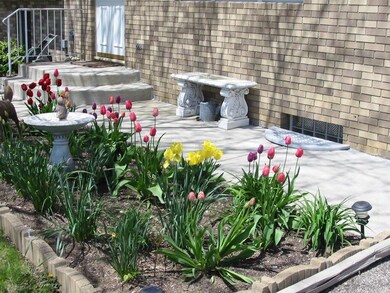 1306 Firwood Dr, Columbus, OH 43229 - photo 3