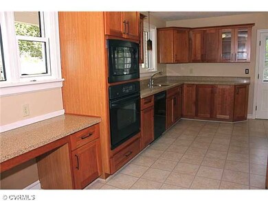 Kitchen - Primary House Kitchen with Upgraded Cabi