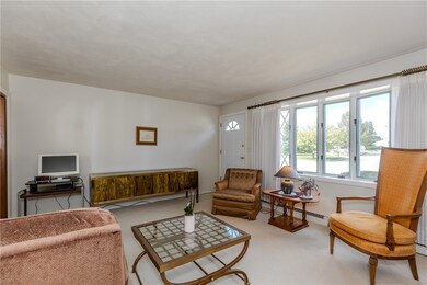 44 Carlisle St, Cranston, RI 02920 - photo 4