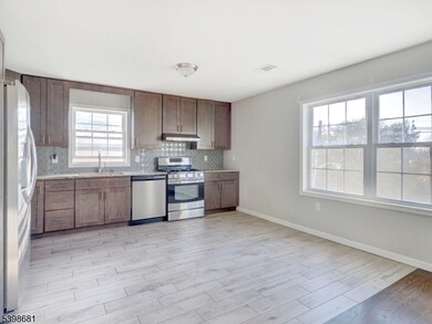521-523 Walnut St unit 2, Elizabeth, NJ 07201 - photo 4