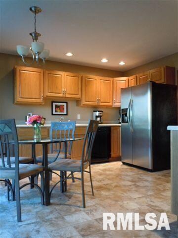 1112 N Sherman St, Lincoln, IL 62656 - photo 5