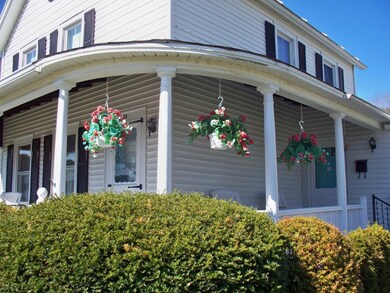 54 Franklin St, West Rutland, VT 05777 - photo 3