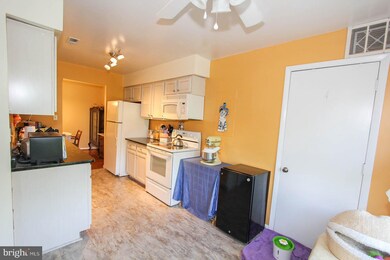 20171 Locustdale Dr, Germantown, MD 20876 - photo 5