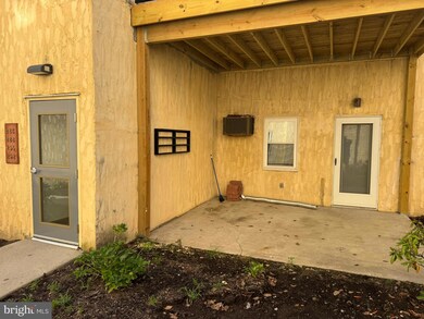 286 W 2nd St, Waynesboro, PA 17268 - photo 4