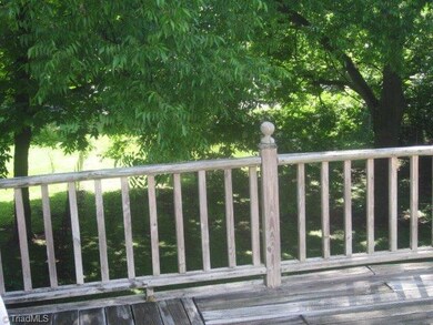 519 Barnes St, Reidsville, NC 27320 - photo 4