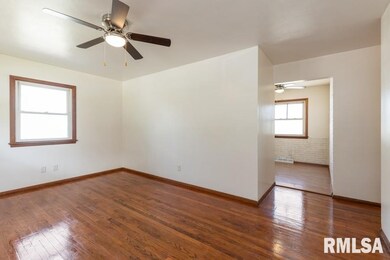 2814 W 13th St, Davenport, IA 52804 - photo 2