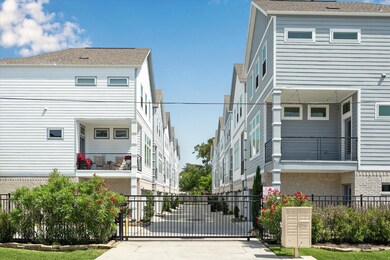 622 Janisch Rd unit A, Houston, TX 77018 - photo 2