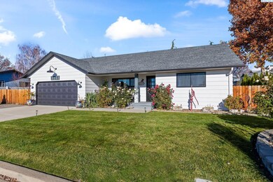 1505 Walnut St, Zillah, WA 98953 - photo 2