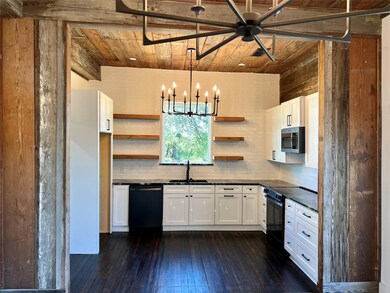 305 N Hall St, Richland Springs, TX 76871 - photo 4