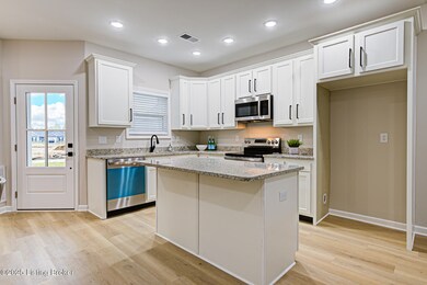 10926 Brookley Dr, Louisville, KY 40229 - photo 7