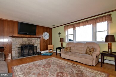 140 Ravenhill Rd, Phoenixville, PA 19460 - photo 3