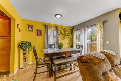 194 N Smith St, Aurora, IL 60505 - photo 4