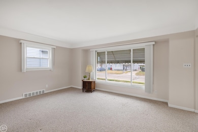 24805 Lambrecht Ave, Eastpointe, MI 48021 - photo 4