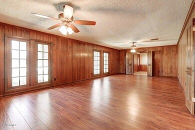 516 Robert Lee Cir-16